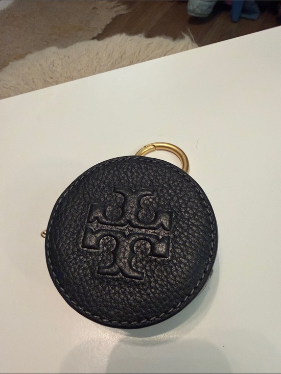 Tory Burch Handbags - Tory Burch Black Pebbled Leather Round Coin Case with Gold Ring